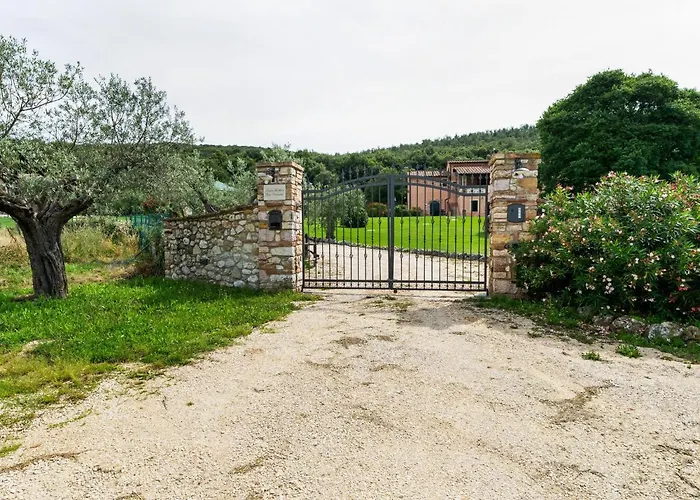Farmhouse In Montoro Near Montoro Castle